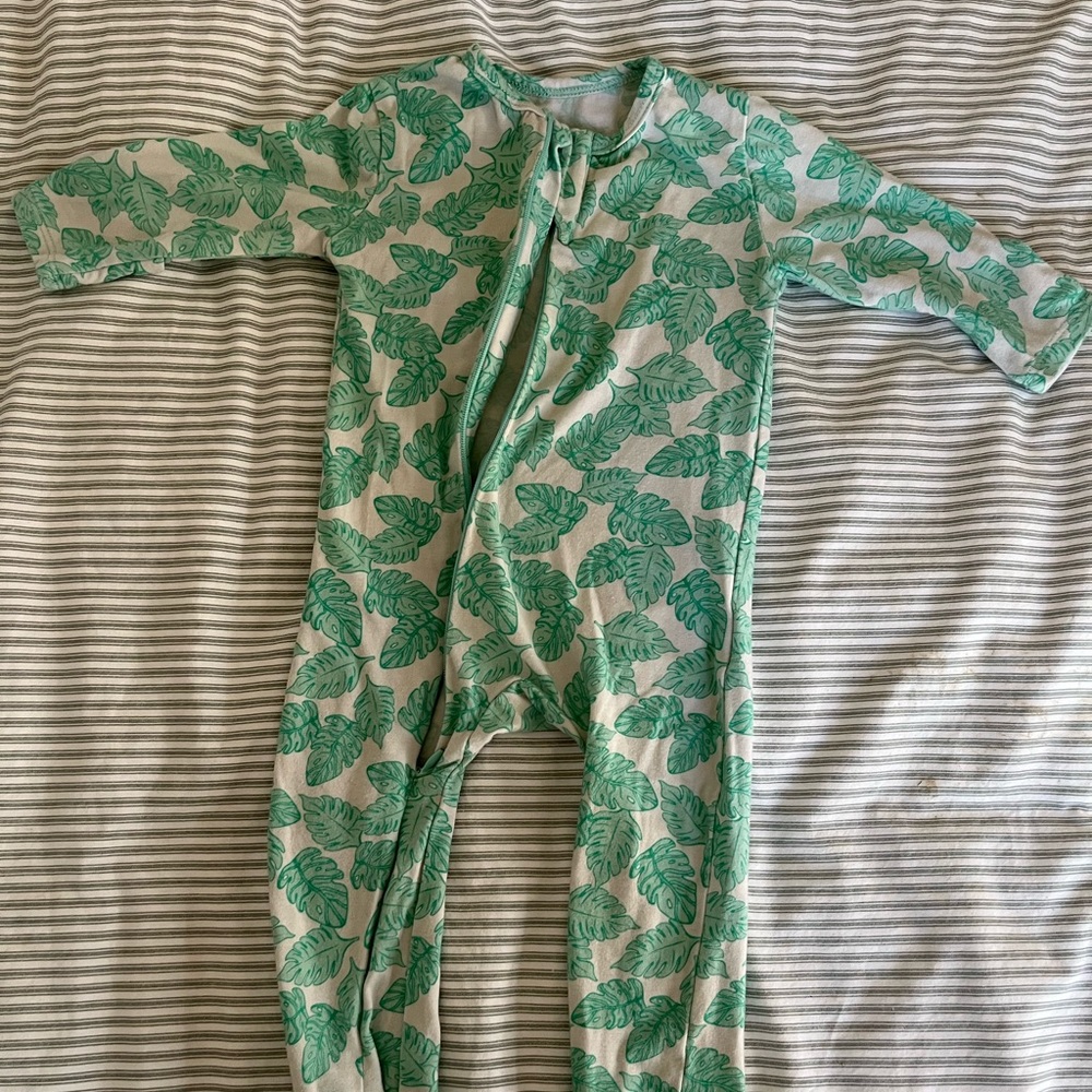 GUC EGG NY PALM LEAF PAJAMAS 3-6 mos